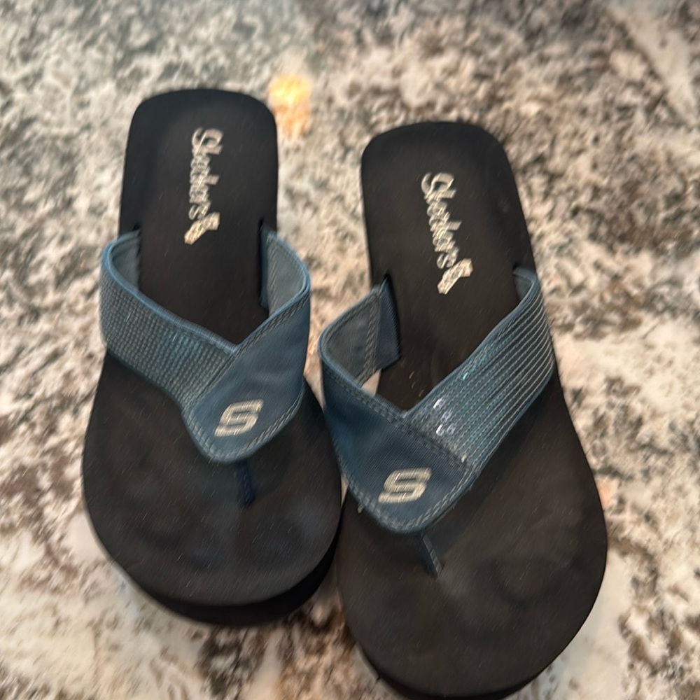 Sketchers size 9 sandals